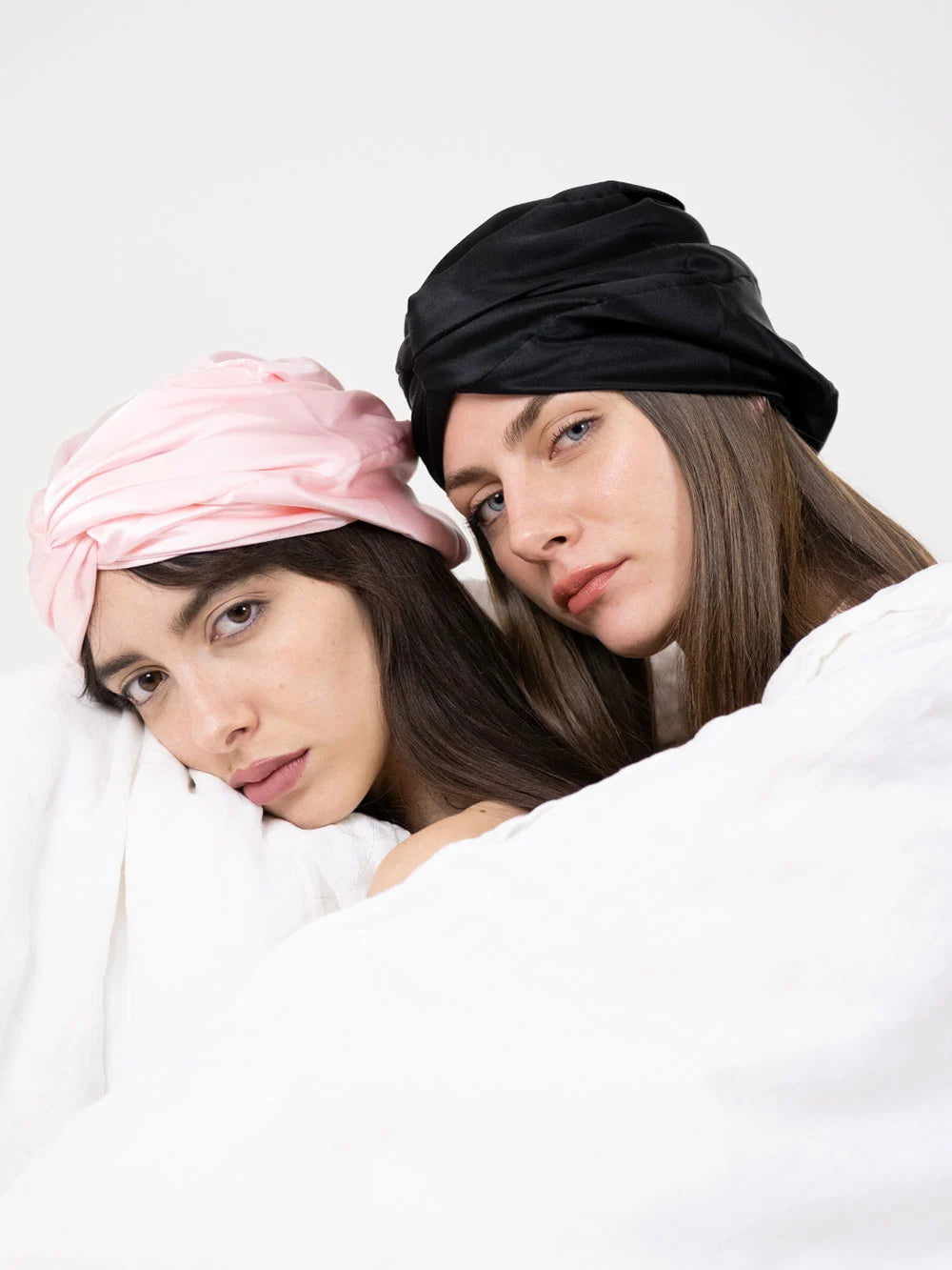 Turbante in seta di gelso con modelle